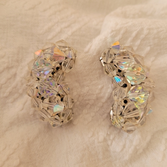 Vintage Beaded Cluster Earrings / Unsigned / Aurora Borealis - Picture 3 of 4